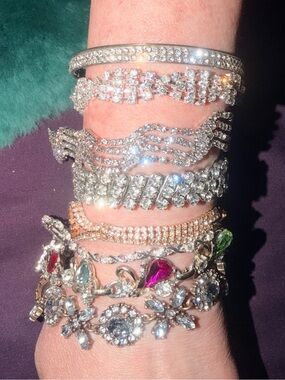 Lot of 8 rhinestone Bracelets Silver and Rose Gold Tones